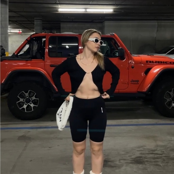 Knit Cardigan Cutout - Picture 2 of 3